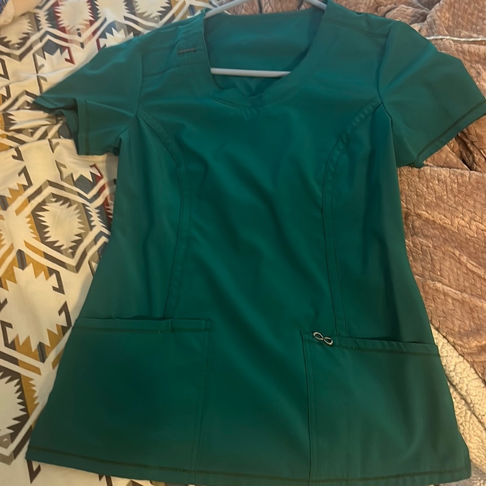Cherokee Infinity Green Hunter Scrub Top